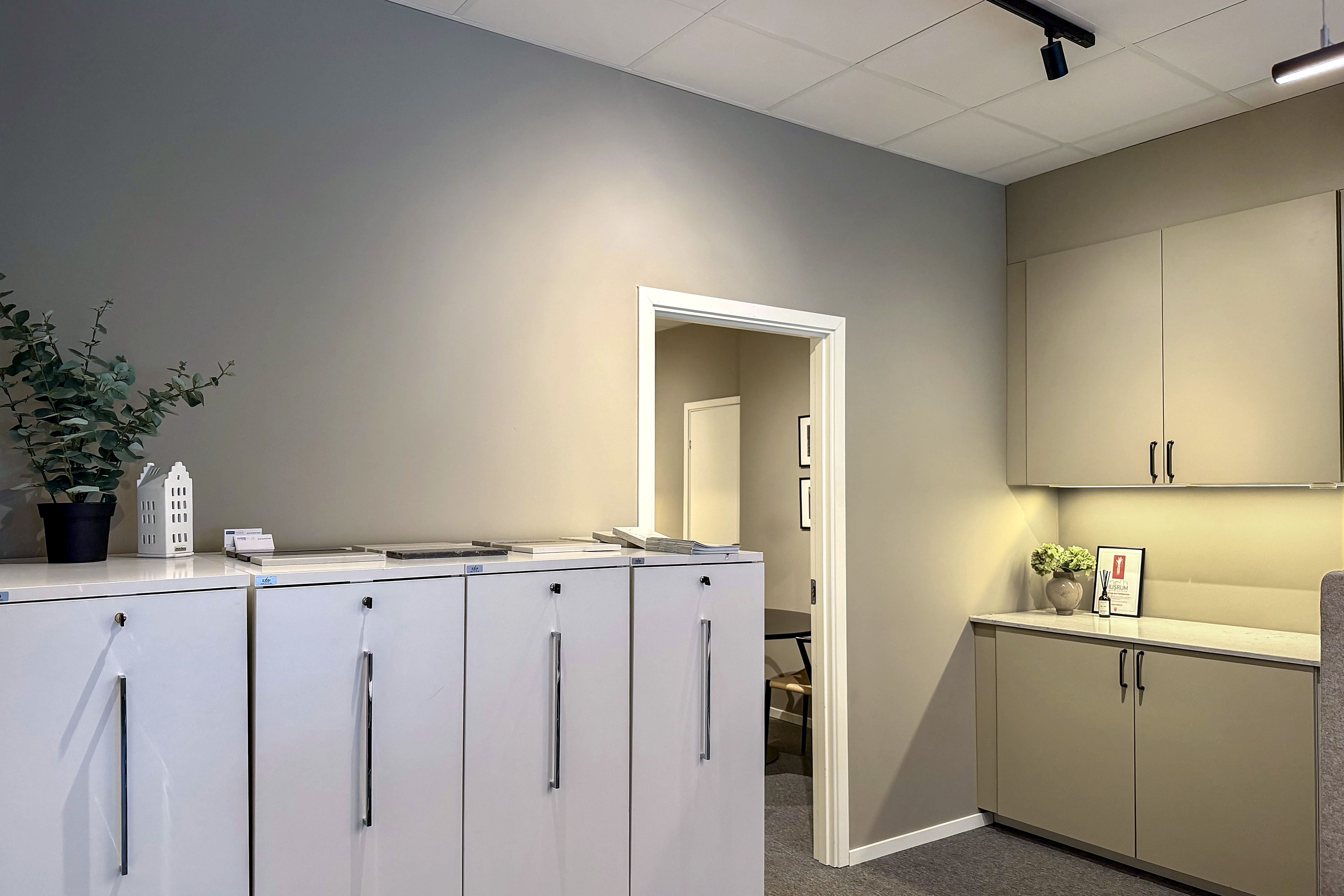 Husrum workspace Image