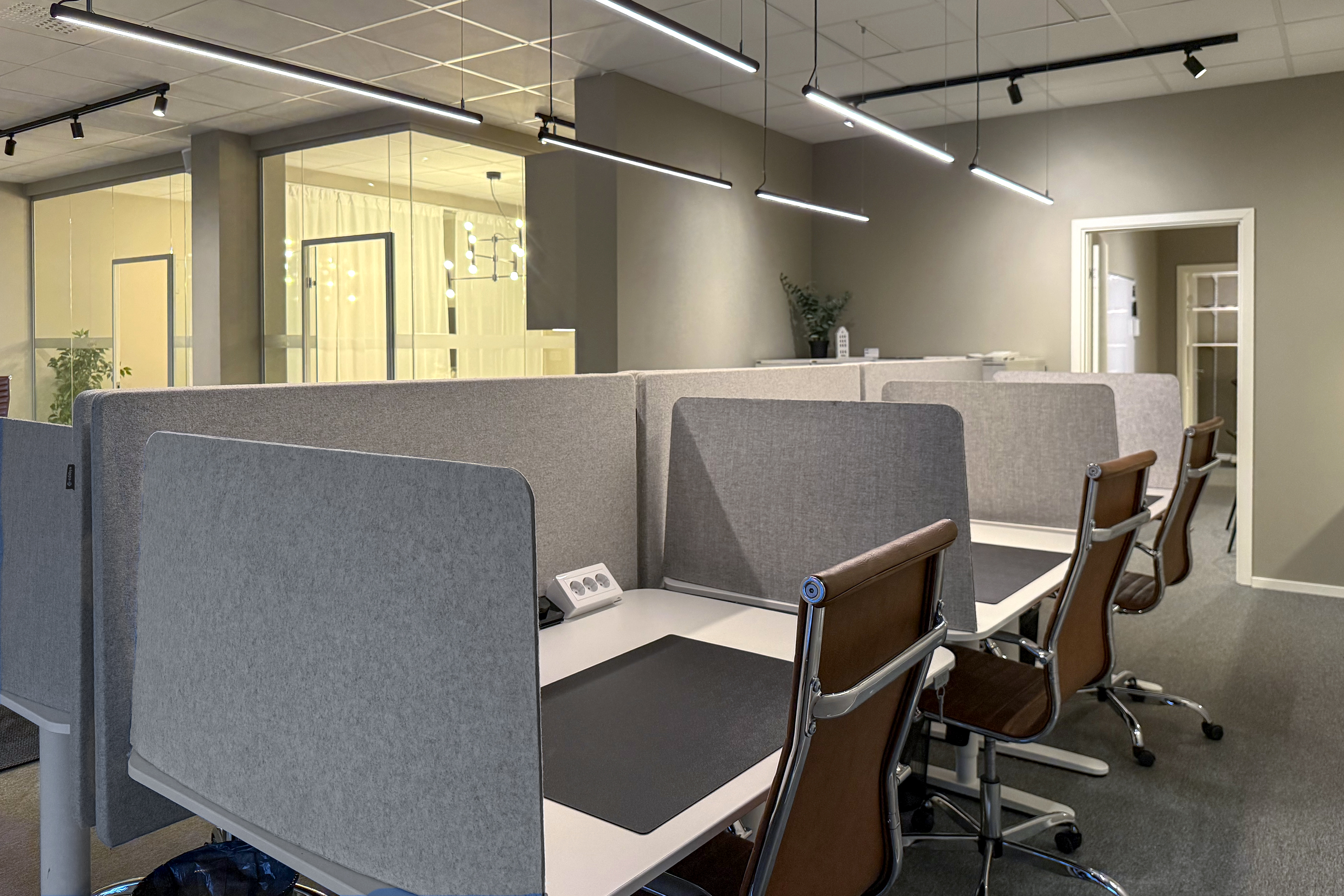 Husrum workspace Image