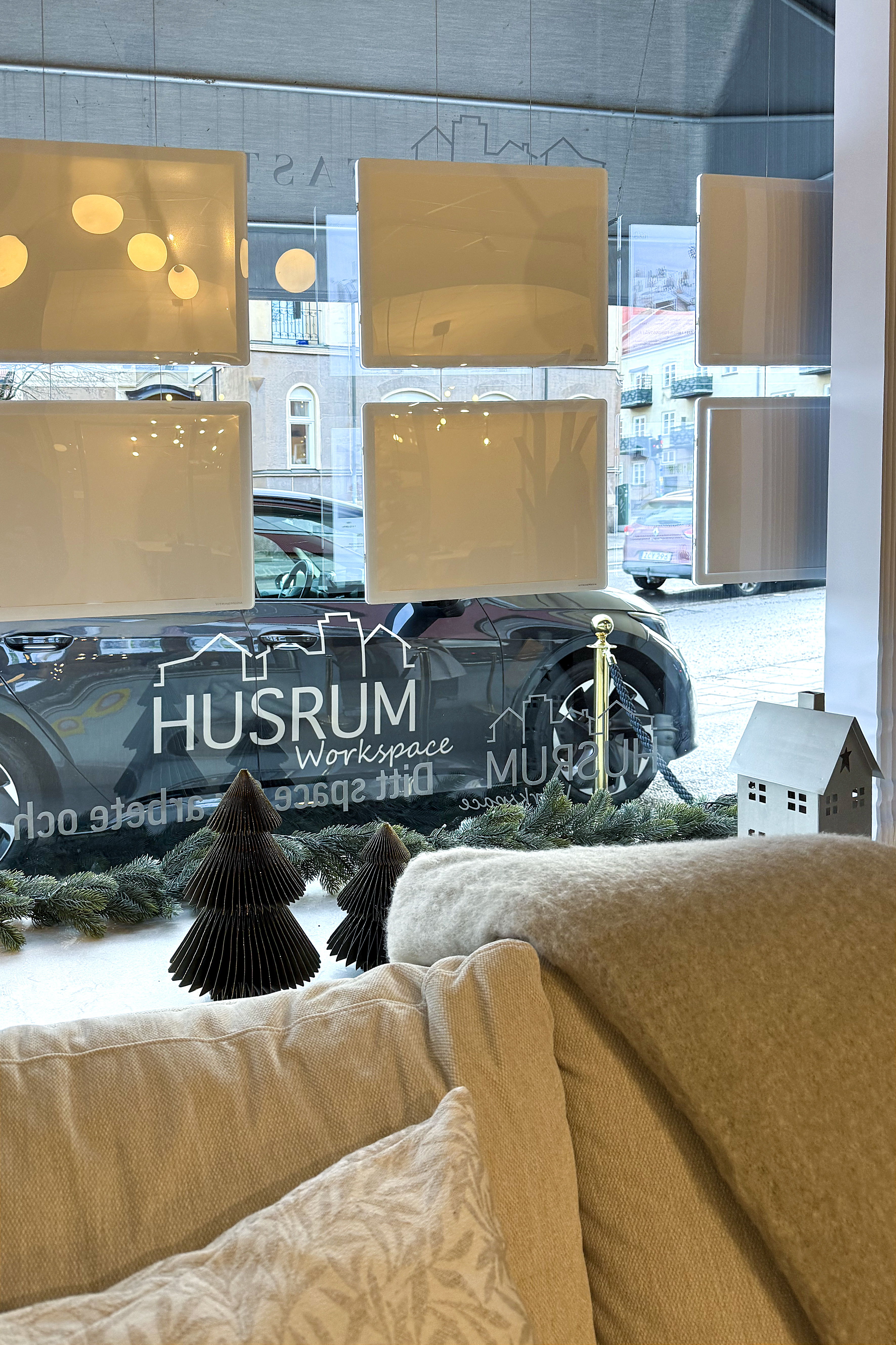 Husrum workspace Image